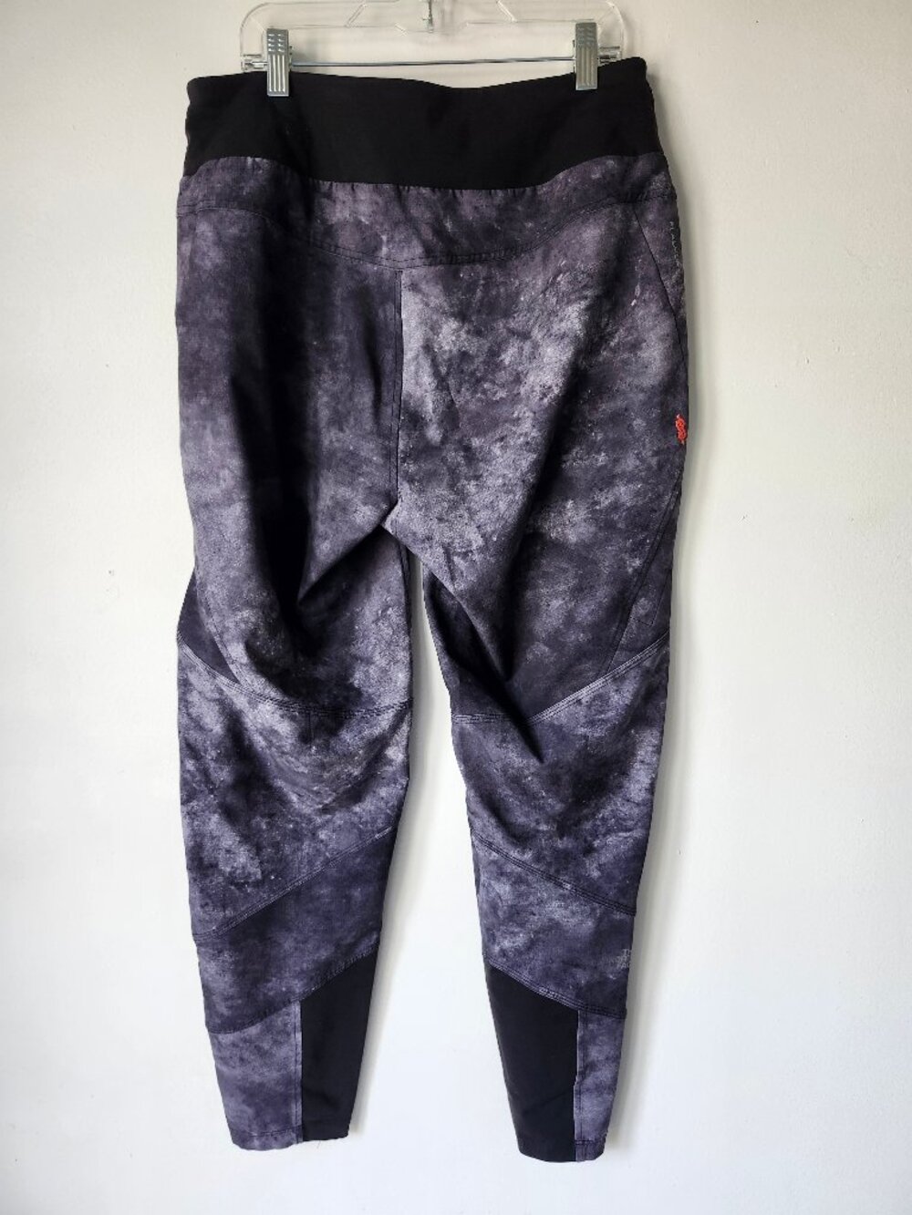 The North Face Beyond The Wall High Rise Flashdry Outdoor Tech Climbing Pants